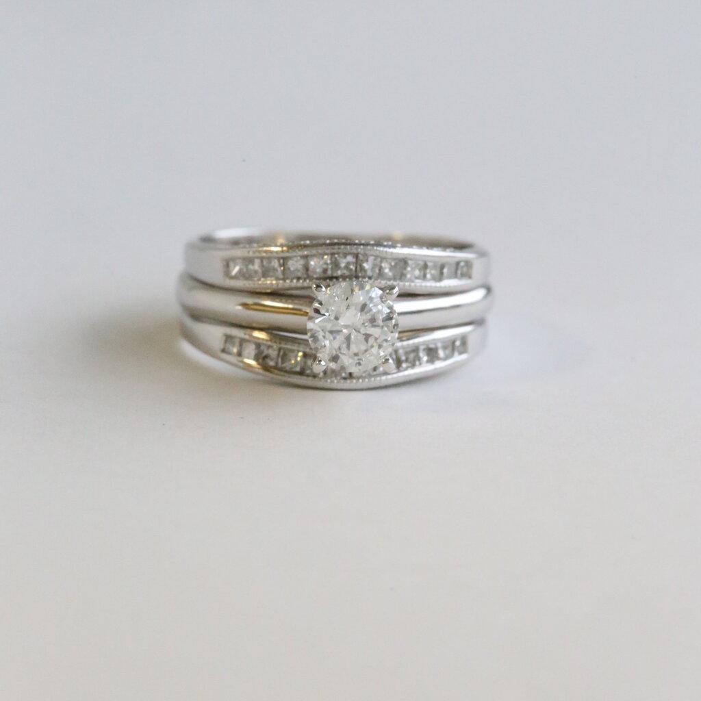 American Jewelry ESTATE 14k White Gold Approx 1ctw (.60 H/I2 Ctr) Solitaire Ring w/ Channel Set Milgrain Guard Wedding Set