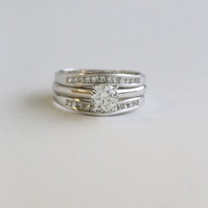 American Jewelry ESTATE 14k White Gold Approx 1ctw (.60 H/I2 Ctr) Solitaire Ring w/ Channel Set Milgrain Guard Wedding Set