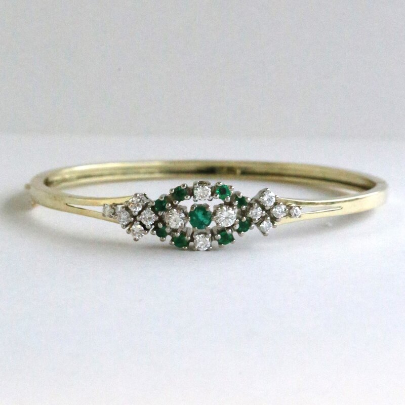 American Jewelry ESTATE 14k Yellow Gold 1ctw Diamond & Emerald Hinged Bangle BRacelet