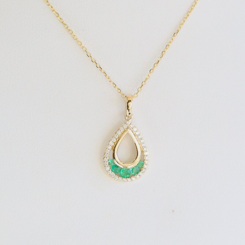 American Jewelry 14k Yellow Gold .11ctw Diamond .19ctw Emerald Open Pear Necklace