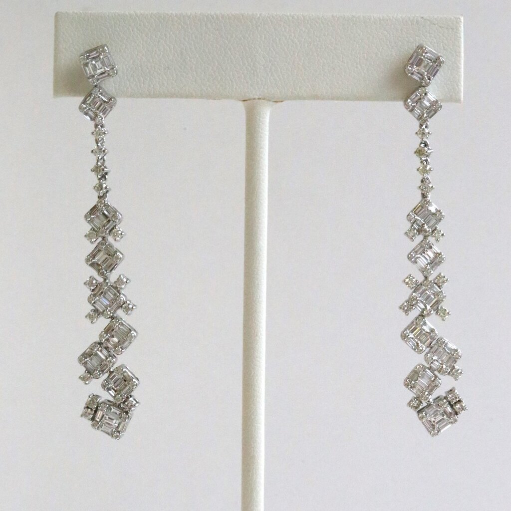 American Jewelry 14k White Gold 2.81ctw Baguette & Round Diamond Dangle Earrings