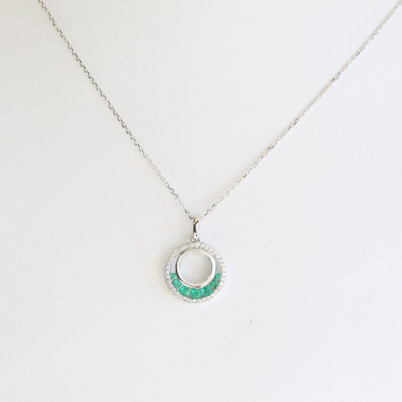 American Jewelry 14k White Gold .27ctw Emerald .13ctw Diamond Open Circle Necklace