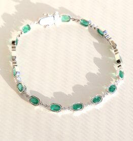 American Jewelry 14k White Gold 5.12ctw Emerald .50ctw Diamond Milgrain Bracelet