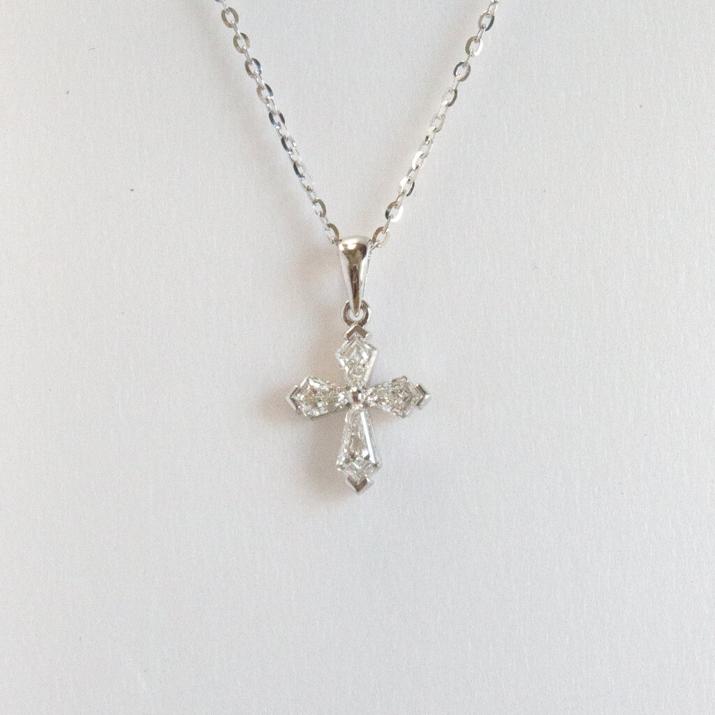 American Jewelry 18k White Gold 0.48ctw Kite Diamond Cross Pendant Necklace (18")