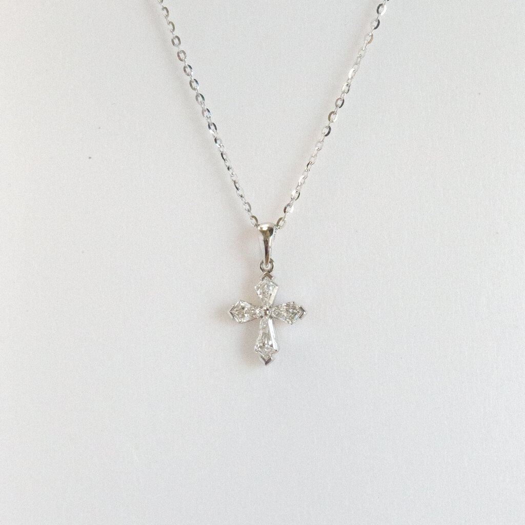 American Jewelry 18k White Gold 0.48ctw Kite Diamond Cross Pendant Necklace (18")
