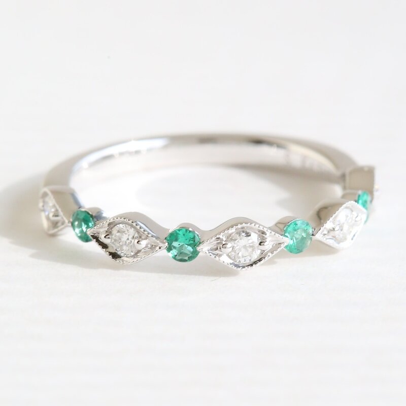 American Jewelry 14k White Gold .16ctw Diamond .12ctw Emerald Milgrain Scalloped Stackable Band Ring