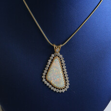 American Jewelry 14k Yellow Gold 3.40ctw Diamond Halo Unique Cut Opal Necklace