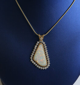American Jewelry 14k Yellow Gold 3.40ctw Diamond Halo Unique Cut Opal Necklace
