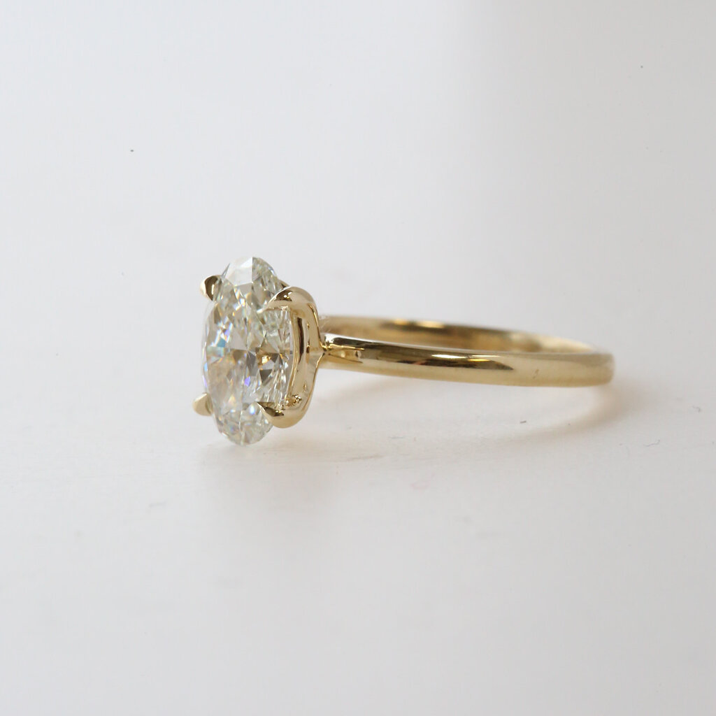 American Jewelry 14k Yellow Gold 2.06ct G/VS1 IGI Oval Lab Grown Solitaire Engagement Ring