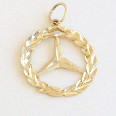 American Jewelry 14k Yellow Gold Tri Point Pendant (CHAIN NOT INCLUDED)