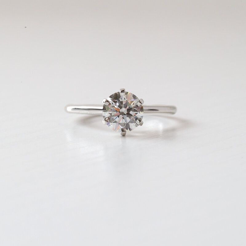 American Jewelry Platinum 1.50ct H/VS2 Round Brilliant Solitaire Engagement Ring (Size 6.25)