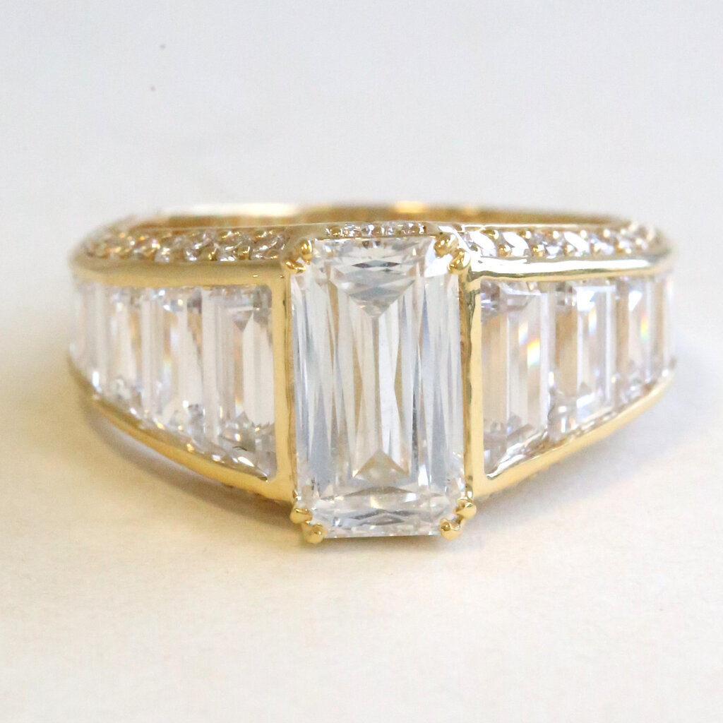American Jewelry 14k Yellow Gold 6.50ctw (2.00 F/VS1 Ctr) Lab Grown Diamond Modified Emerald Tapered Baguette Engagement Ring