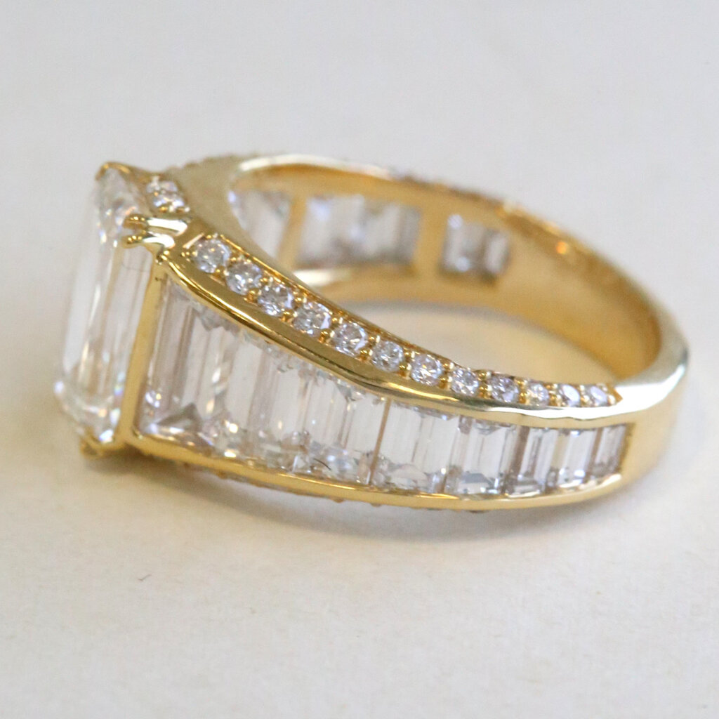 American Jewelry 14k Yellow Gold 6.50ctw (2.00 F/VS1 Ctr) Lab Grown Diamond Modified Emerald Tapered Baguette Engagement Ring