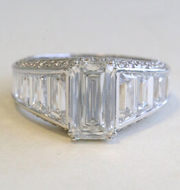 American Jewelry 14k White Gold 6.50ctw (2.00 F/VS1 Ctr) Lab Grown Modified Emerald Tapered Baguette Engagement Ring