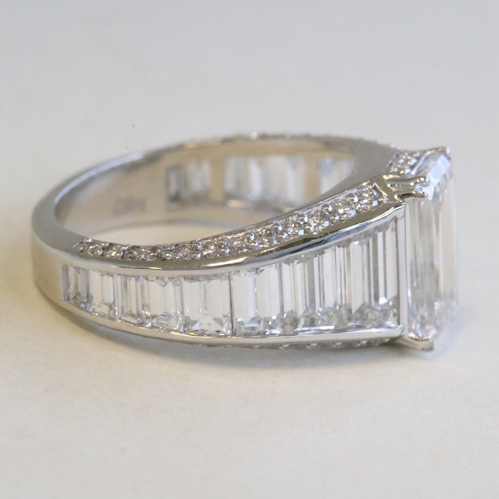 American Jewelry 14k White Gold 6.50ctw (2.00 F/VS1 Ctr) Lab Grown Modified Emerald Tapered Baguette Engagement Ring