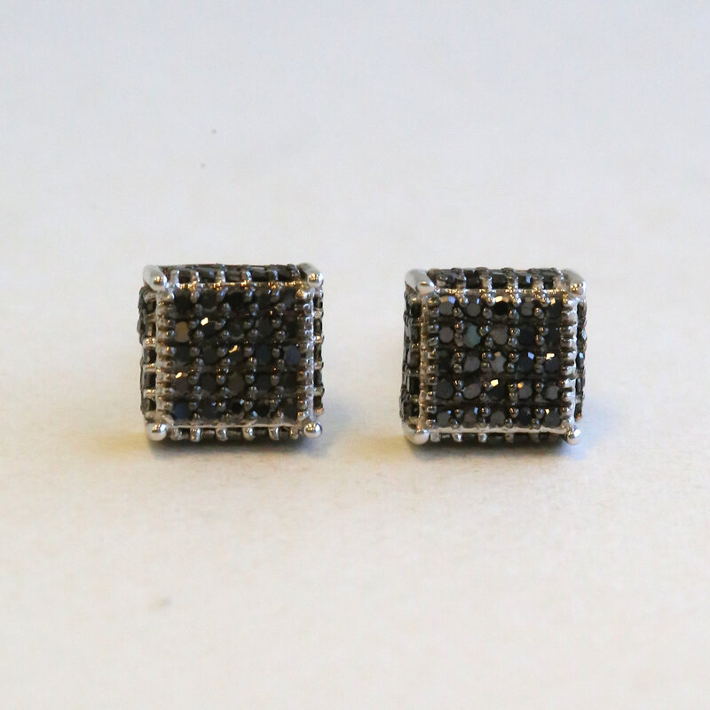 American Jewelry ESTATE 10k White Gold 1/3ctw Black Diamond Pave Stud Earrings