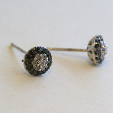 American Jewelry ESTATE Sterling Silver .15ctw White and Black Diamond Stud Earrings