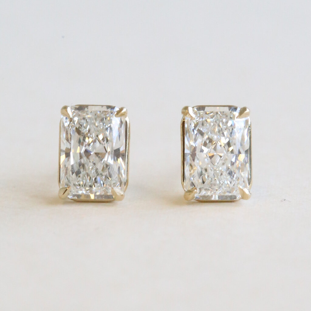 American Jewelry 14k Yellow Gold 2.06ctw E/VS1 IGI Lab Grown Radiant Cut Solitaire Diamond Earrings
