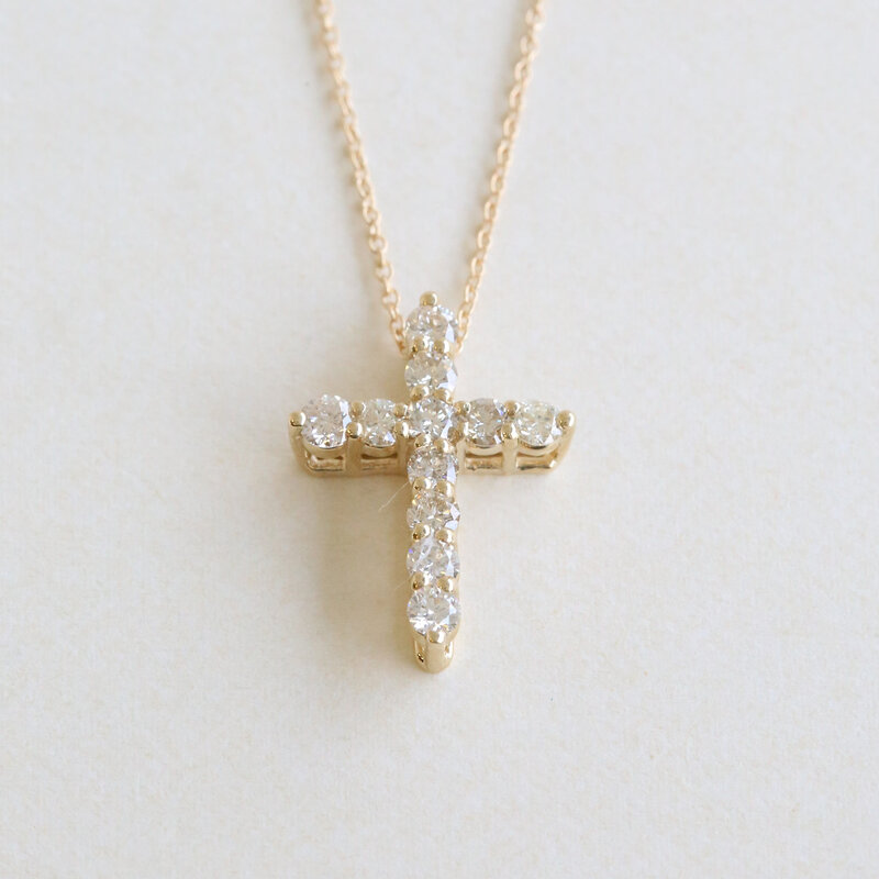 American Jewelry 14k Yellow Gold .72ctw Diamond Cross Necklace