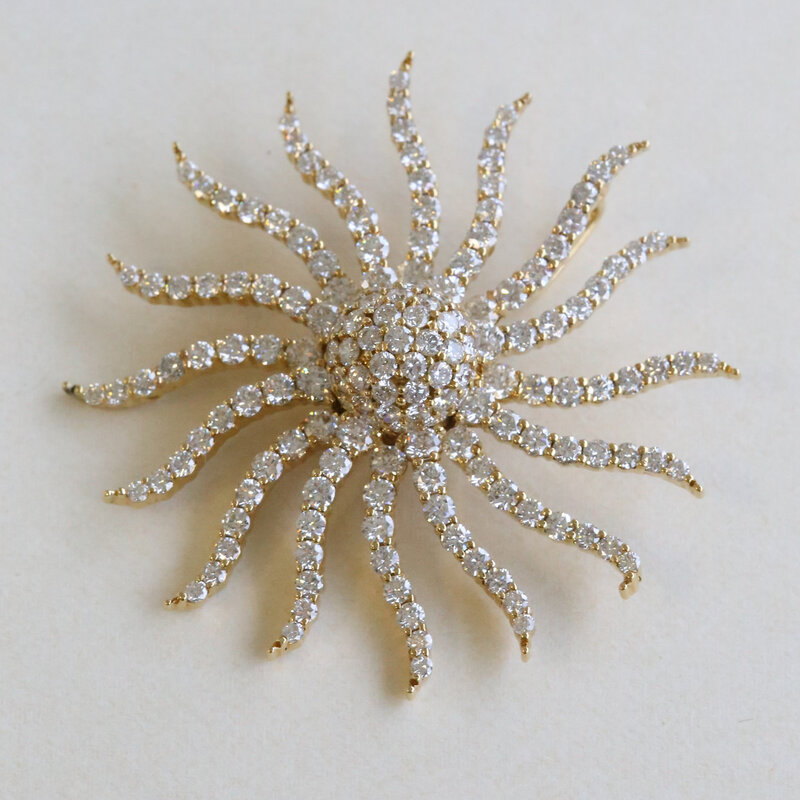 American Jewelry 18k Yellow Gold 4.5ctw Diamond Starburst Pendant (CHAIN NOT INCLUDED)