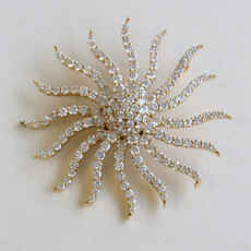 American Jewelry 18k Yellow Gold 4.5ctw Diamond Starburst Pendant (CHAIN NOT INCLUDED)