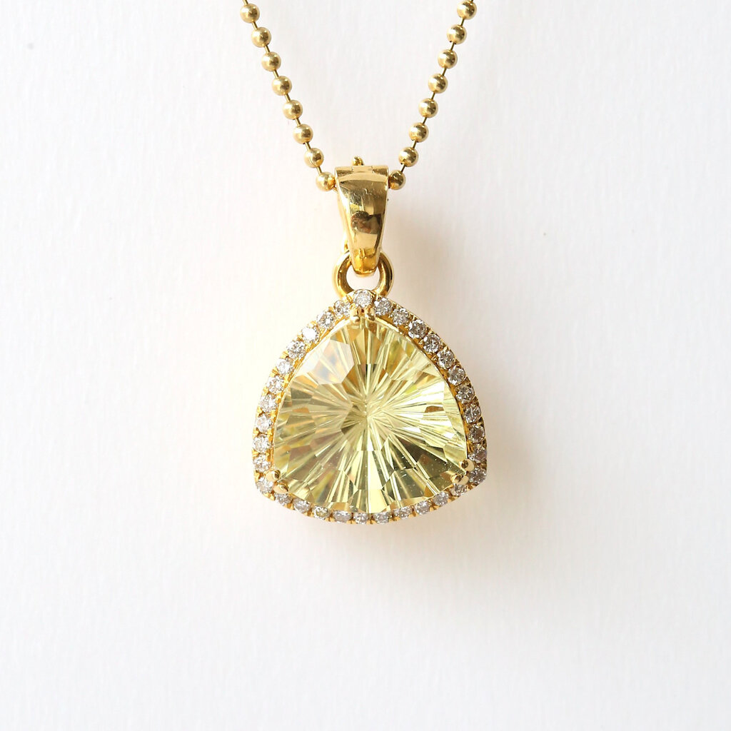 American Jewelry 18k Yellow Gold 5.38ct Yellow Quartz Starburst Cut Yellow Trillion Quartz Pendant on Beaded Chain (17")