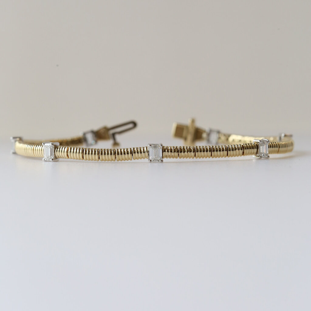 American Jewelry 14k Yellow Gold 1.39ctw Stationed Emerald Ribbed Link Diamond Bracelet (7")