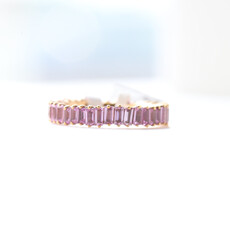 American Jewelry 18k Yellow Gold 2.99ctw Pink Sapphire Staggered Baguette Band (Size 6)