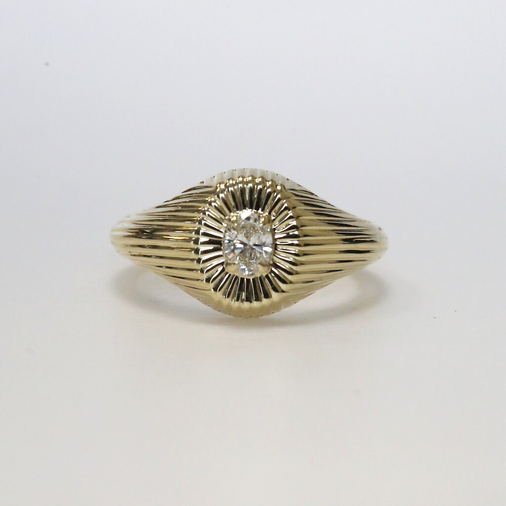American Jewelry 14k Yellow Gold .26ct Oval Diamond Signet Ring (Size 7)