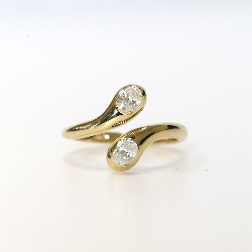 American Jewelry 14k Yellow Gold .41ctw Oval Diamond Bypass Ring (Size 7.5)