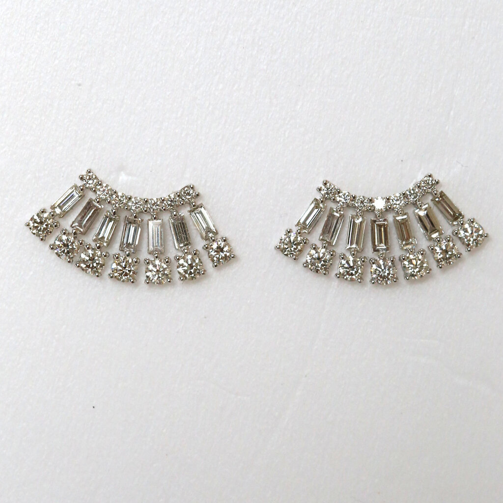 American Jewelry 18k White Gold 1.66ctw Diamond Arched Fan Stud Earrings