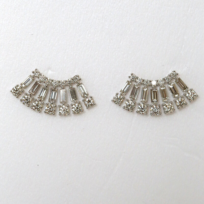 American Jewelry 18k White Gold 1.66ctw Diamond Arched Fan Stud Earrings