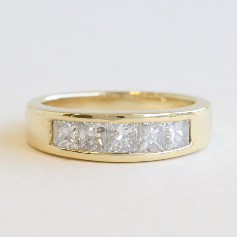 American Jewelry ESTATE 18k Yellow Gold 1ctw Diamond Princess Cut Channel Set Band Ring