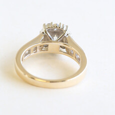 American Jewelry ESTATE 14k Yellow Gold 1.50ctw (.45ctr) Round Halo Cluster Engagement Ring (Size 6.75)