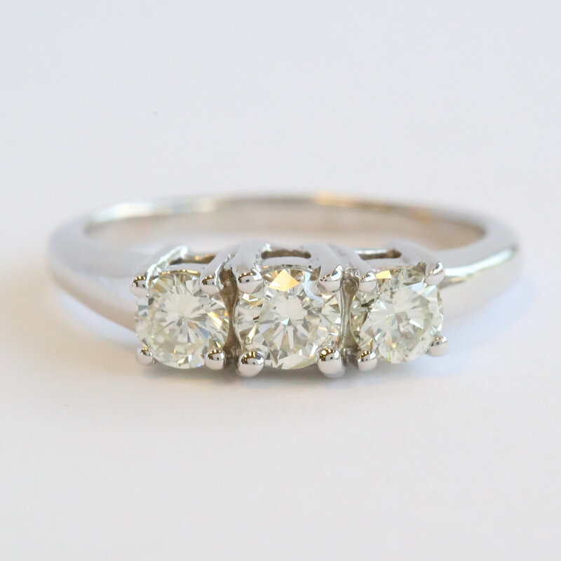 Estate 14k White Gold .75ctw Diamond 3 Stone Past Present Future Ring (Size 8