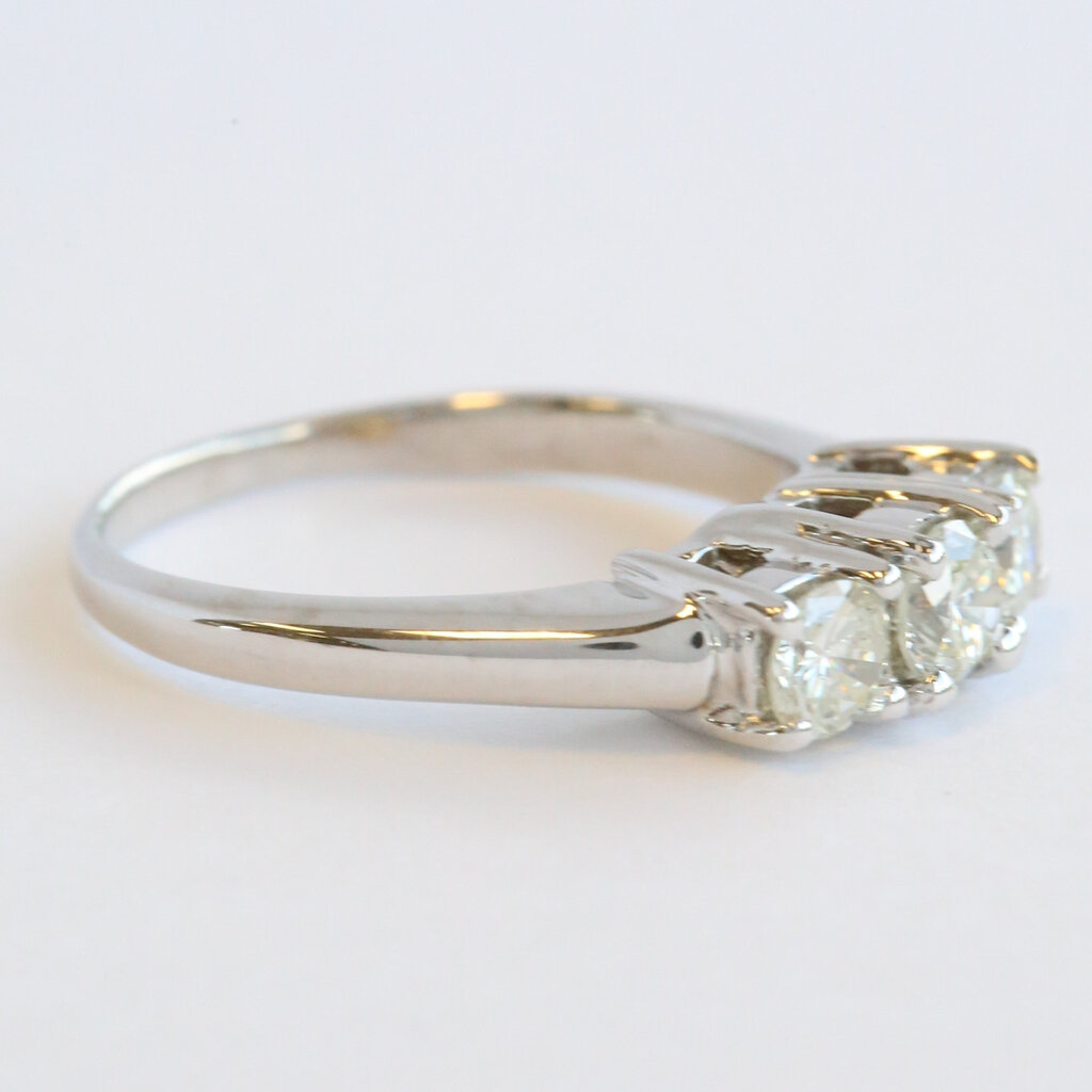 Estate 14k White Gold .75ctw Diamond 3 Stone Past Present Future Ring (Size 8
