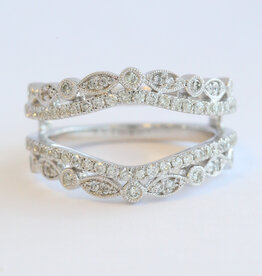 American Jewelry 14k White Gold .68ctw Diamond Milgrain Scalloped Ring Guard (Size 7)
