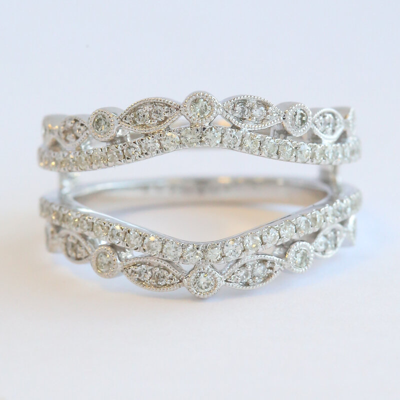 American Jewelry 14k White Gold .68ctw Diamond Milgrain Scalloped Ring Guard (Size 7)
