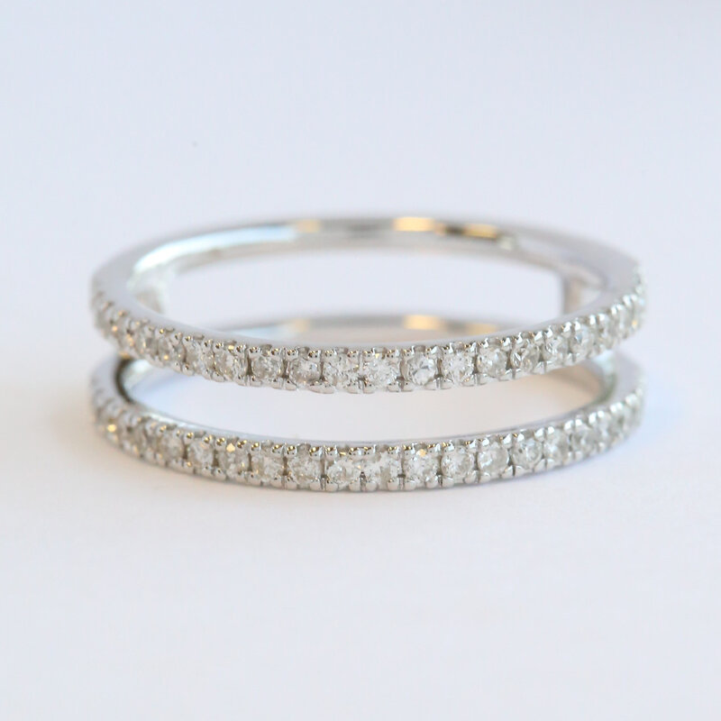 American Jewelry 14k White Gold .44ctw Diamond Straight Ring Guard (Size 7)