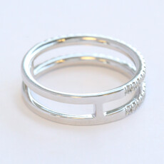 American Jewelry 14k White Gold .44ctw Diamond Straight Ring Guard (Size 7)