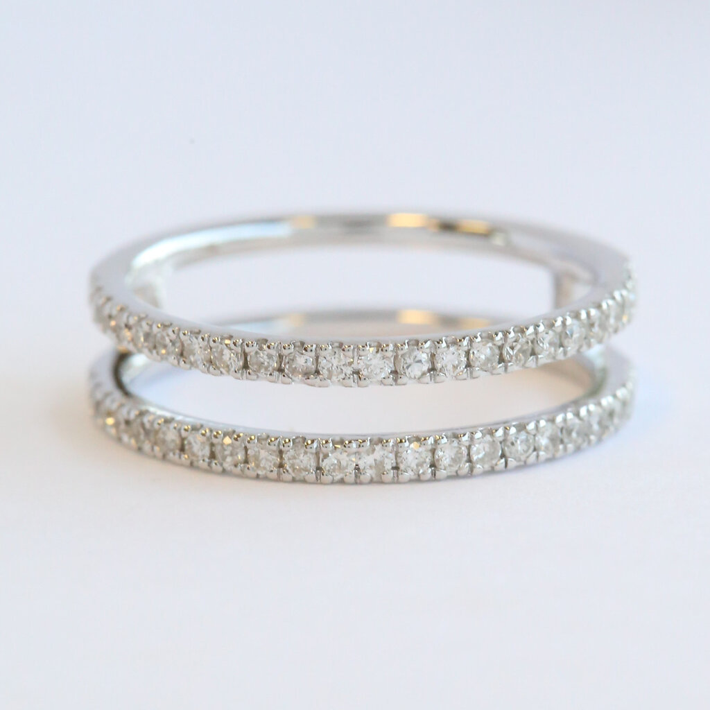 American Jewelry 14k White Gold .44ctw Diamond Straight Ring Guard (Size 7)