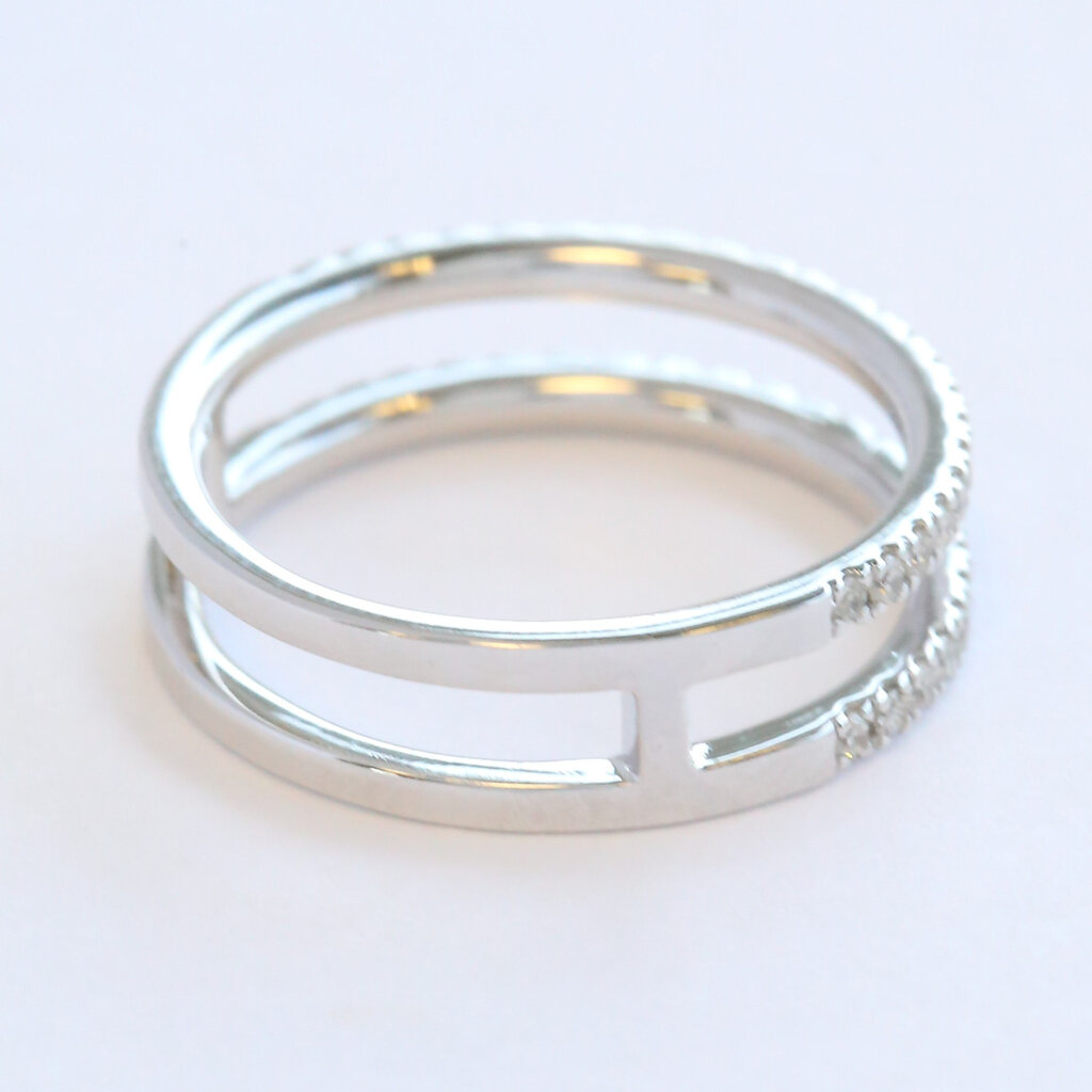 American Jewelry 14k White Gold .44ctw Diamond Straight Ring Guard (Size 7)