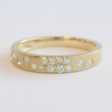 American Jewelry 14k Yellow Gold .34ctw Diamond Gypsy Set Wedding Band Ring (Size 7)