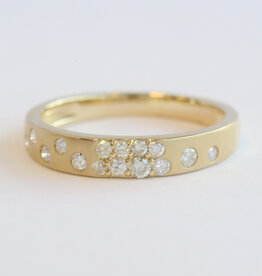 American Jewelry 14k Yellow Gold .34ctw Diamond Gypsy Set Wedding Band Ring (Size 7)