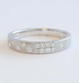 American Jewelry 14k White Gold .34ctw Diamond Gypsy Set Wedding Band Ring (Size 7)