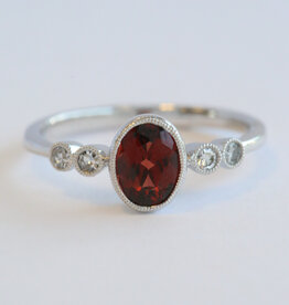 American Jewelry 14k White Gold .75ct Garnet .12ctw Diamond Oval Milgrain Ring