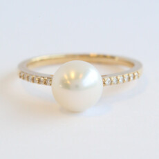 American Jewelry 14k Yellow Gold 8mm Pearl .10ctw Diamond Ring (Size 7)