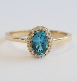 American Jewelry 14k Yellow Gold .90ct Blue Topaz .12ctw Diamond Oval Halo Ring (Size 7)
