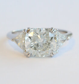 American Jewelry 14k White Gold 4.70ctw (3.70 H/SI2 Ctr) AGS Cushion & Trillion Diamond Engagement Ring