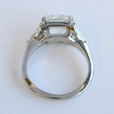 American Jewelry 14k White Gold 4.70ctw (3.70 H/SI2 Ctr) AGS Cushion & Trillion Diamond Engagement Ring